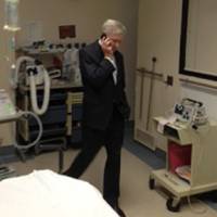 SECNAV at the hospital calls Obama: Photo courtesy of USN