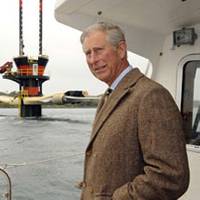 Seeing SeaGen close up - HRH Prince Charles with Mrs Arlene Foster, Northern Ireland’s Minister of Enterprise, Trade & Investment. (Photo courtesy Marine Current Turbines)