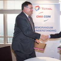Signing CMA Total Copyright Guillaume Perrin Photo Total