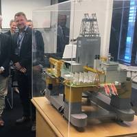 Simen Lieungh, CEO Odfjell Drilling, and Geir Tungesvik, senior vice president for Drilling & Well, with a model of the Deepsea Atlantic drilling rig. Photo: Kjetil Eide, Equinor