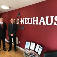 Steve Walker, managing director of JD Neuhaus (left); and Colin Naylor, managing director of Lifting Gear Hire. (Photo: LGH)