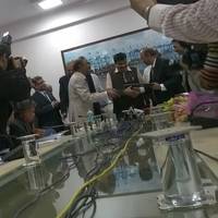 The agreement was signed by the company officials in the presence of Union Shipping Minister Nitin Gadkari and Minister of State for Shipping Pon. Radhakrishnan in New Delhi