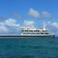  The MV Commander is anchored in the vicinity of Protestant Cay and presents no current threat to the environment