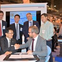The signing at OTC 2018. Front (L to R): Rulin Yao, General Manager of China Merchants Heavy Industry (Jiangsu); Ernst Meyer, Director of Offshore Classification, DNV GL – Maritime. Back (L to R): Lixin Xu, General Manager, R&D Center at China Merchants Offshore Technology Research Center; Sichuan Wu, China Merchants Industry Holding, Co Ltd.; Cor Selen, CEO co-owner/ founder of OOS Energy; Timothy Tan, General Manager (Asia Pacific) of OOS International. (Photo: DNV GL)
