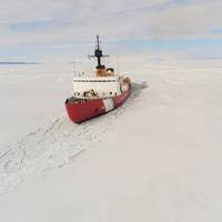 The United States' sole heavy icebreaker USCGC Polar Star was built in the 1970s. (Photo: Jeremy Burgess / U.S. Coast Guard)