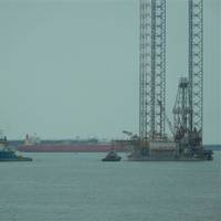 Tug Fairmount Summit towed jack-up rig West Ariel from Vietnam, to Singapore (Photo courtesy of Fairmount)