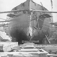 USS Intrepid Bow view, taken in dry dock, circa the 1870s. Note the torpedo projection device at her forefoot, pattern of her hull plating and the anchor hanging from her port hause pipe (U.S. Naval Historical Center Photograph.)