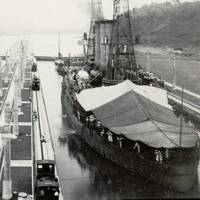 USS Missouri in the Panama canal, Miraflores Locks. (U.S. Navy photo)