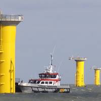 Work is carried out at the London Array, off Ramsgate (Photo: Burgess Marine)