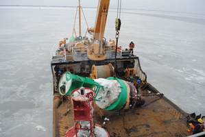 FILE PHOTO: Members of the Coast Guard Cutter William Tate perform buoy tending operations on the Delaware River (Photo: U.S. Coast Guard)