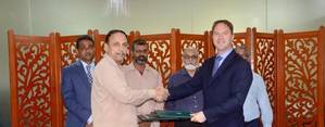 General Manager Shipbuilding Commodore (R) Saleem Iqbal SI(M) and Damen regional director Teun Haverkort sign a contract for two Damen ASD Tugs 2009. Photo: Damen Shipyards Group