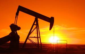 Oil prices have risen massively following the recent attacks on Saudi oil refining facilities – the US has responded by authorizing the release, if necessary, of emergency crude oil stocks to ease price pressures. (Photo © Adobe Stock / Douglas Knight)