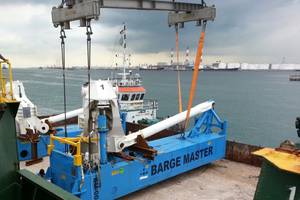 BM-t700 arrives in Singapore (Photo: Barge Master)