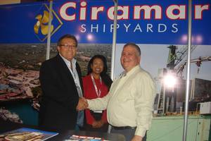 Dante Badaracco, Commercial Director of Ciramar Shipyards (left); Marnin Castillo, Senior Sales Manager of Ciramar Shipyards (center) and Rubén Diaz, President of Del Mar Marine Corp. (right).