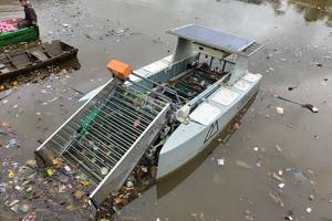 Solar panels ensure that the Clearbot boat is self-charging.
Source Clearbot