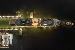 Undocking of the Amera in Gdansk.
Copyright Phoenix Reisen / BSM Cruise