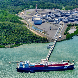 Australia Gas Price Cap Boosts LNG Import Terminal Plans but Adds risk