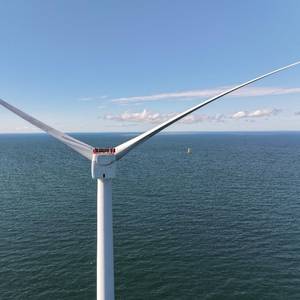 US Plugs in First Large Offshore Wind Farm as Developers Play Catch-up