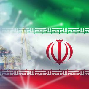 Commercial Ships Anchor Outside Iranian Ports as US Tensions Rise