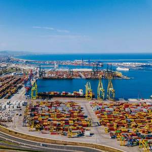 Israel-Bound Weapons Ships and Planes Banned in Spanish Ports, Airspace