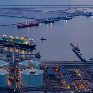 Poland Working on Deal to Import US LNG to Support Ukraine, Slovakia