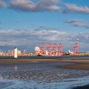 Liverpool Dockworkers Launch Two-week Strike Over Pay Dispute