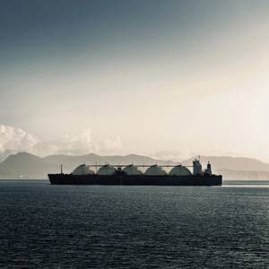 Russia Opts for Ship-To-Ship LNG Transfers to Free Up Ice-Class Tankers