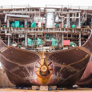 Uncertainty Mounts as U.S. Port Fees on Chinese-Built Ships Near Deadline