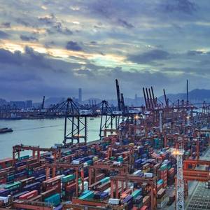 China's Exports Rebound, But Global Risks Darken Trade Outlook