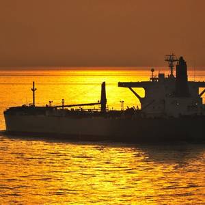Supertanker Freight Rates Jump as Mideast Crude Exports to Asia Rise
