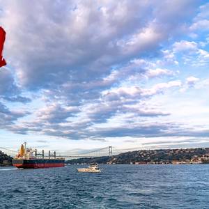 Tanker Engine Failure Shuts Bosphorus Straight Traffic