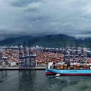 Maersk Inks Methanol Supply Deal with LONGi for its Dual-Fuel Container Ships
