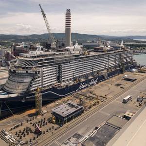 TUI Cruises Launches Fincantieri-Built Dual-Fuel Cruise Ship