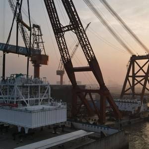 Black & Veatch Hires Norwegian Logistics Firm for Two FLNG Projects