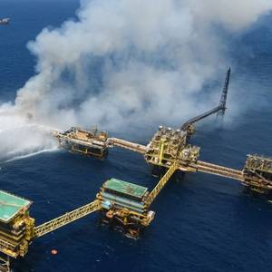 VIDEO: Two Dead, One Missing after Fire Tears through Pemex Offshore Oil Platform