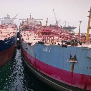 UN Removes Oil from Decaying Tanker Off Yemen