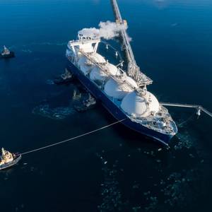 UK Set to Block Maritime Services for Russian LNG Exports