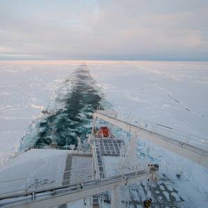 Russia Designing Nuclear-powered Submarines to Transport Gas from the Arctic