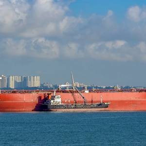 Lloyd’s Register, DYNAMARINe Launch Audit Scheme for STS Transfer Ops