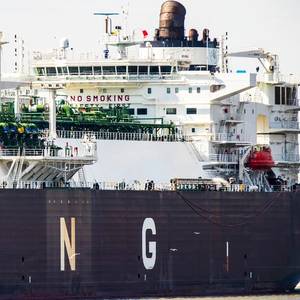 Lack of Arctic Tankers Puts Russia's LNG Development Dreams on Ice