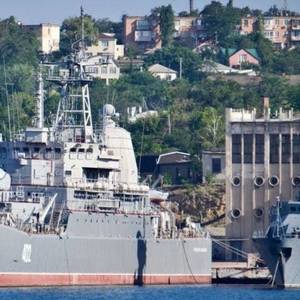 Ukraine Strikes Russian Warship and Reconnaissance Vessel