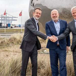 Rotterdam World Gateway to Provide Shore Power at All Berths