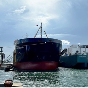 LNG Barge Clean Canaveral Bunkers First Cargo Ship in Canaveral