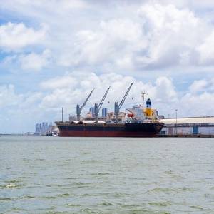 Shiploader Collapses at Brazil's Recife Port