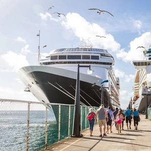 Global Cruise Industry Sees Growing Demand, Wary of Port Protests