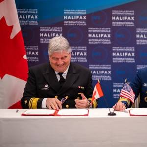 Canadian, US Coast Guards Renew Pollution Contingency Plan