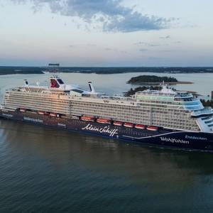 Meyer Turku Delivers TUI Cruises' Mein Schiff 7