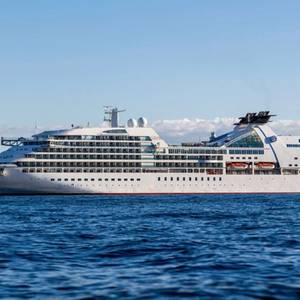 MOL Launches Mitsui Ocean Fuji Cruise Ship