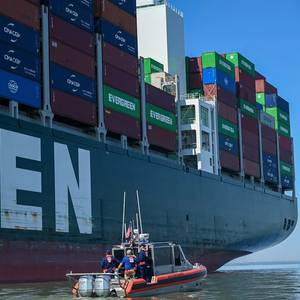 Salvors Gear Up to Refloat Grounded Containership Ever Forward