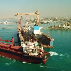 Suez Canal Authority Carries Out Repairs to Missile-hit Vessel